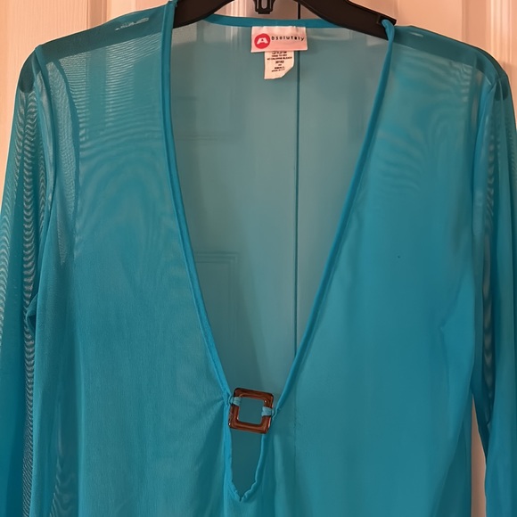 Swim cover up - Picture 2 of 4